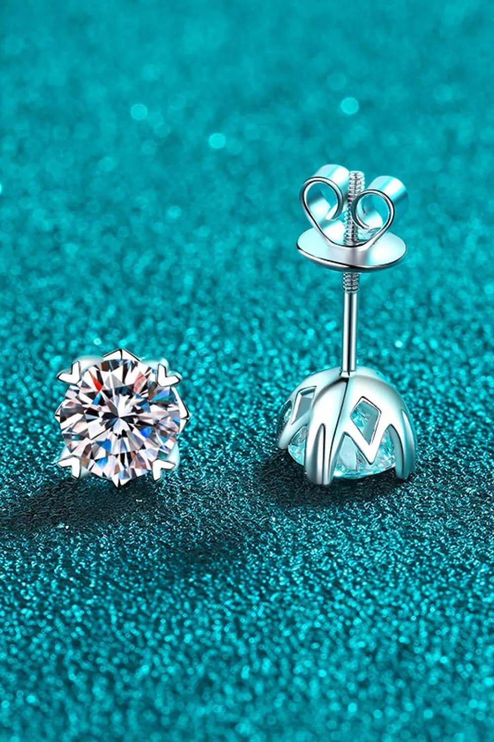 0.6 Carat Minimalist Moissanite Stud Earrings