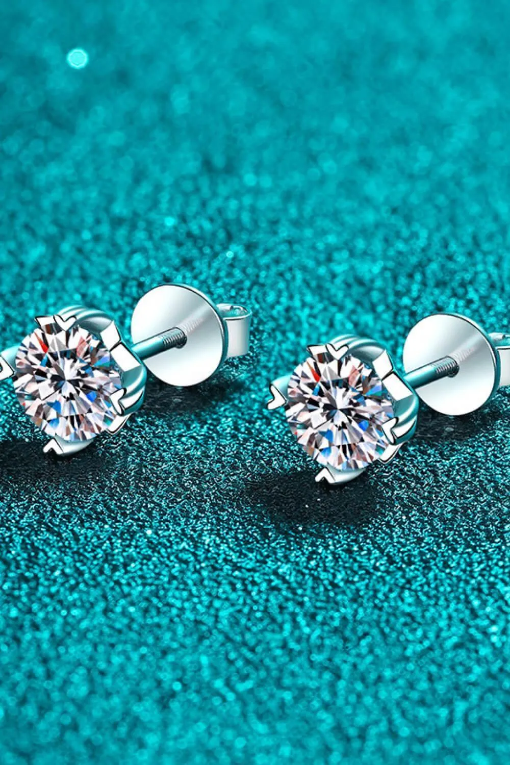 0.6 Carat Minimalist Moissanite Stud Earrings