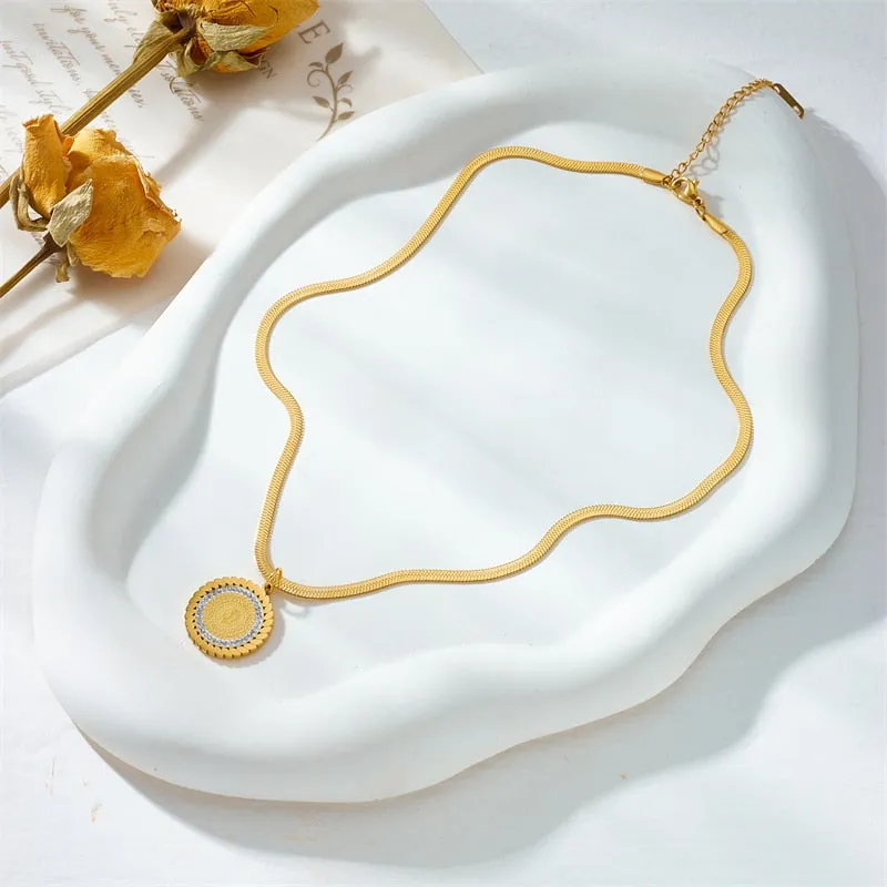 316L Stainless Steel Round Portrait Pendant Necklace For Women
