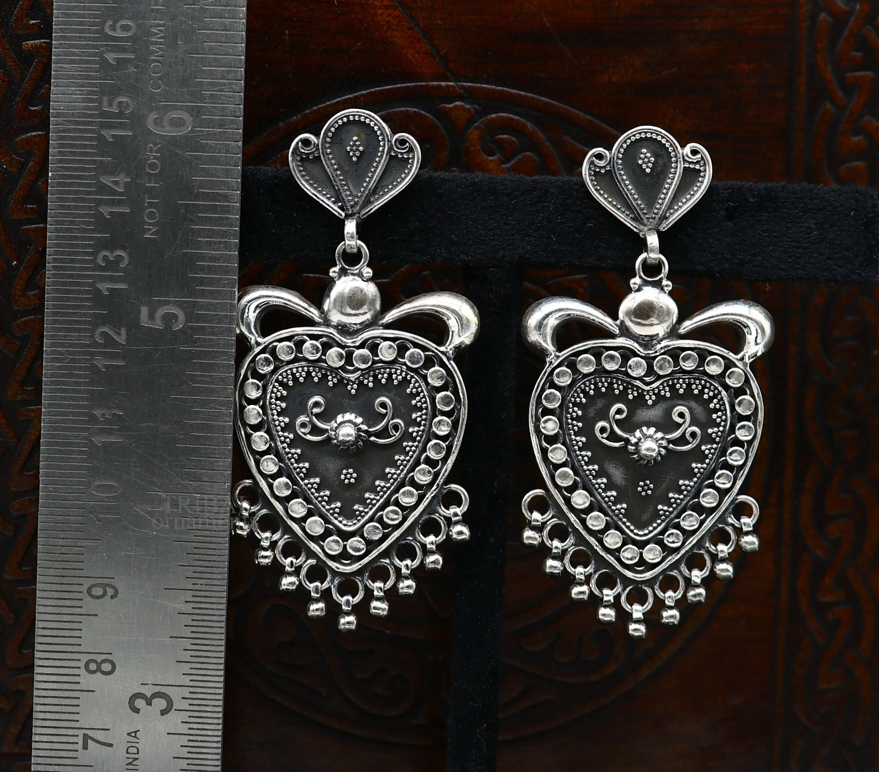 925 sterling silver heart shape style handmade Classical design fabulous Stud earrings exclusive jewelry from Rajasthan India  ear1080