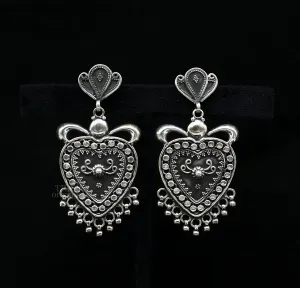 925 sterling silver heart shape style handmade Classical design fabulous Stud earrings exclusive jewelry from Rajasthan India  ear1080
