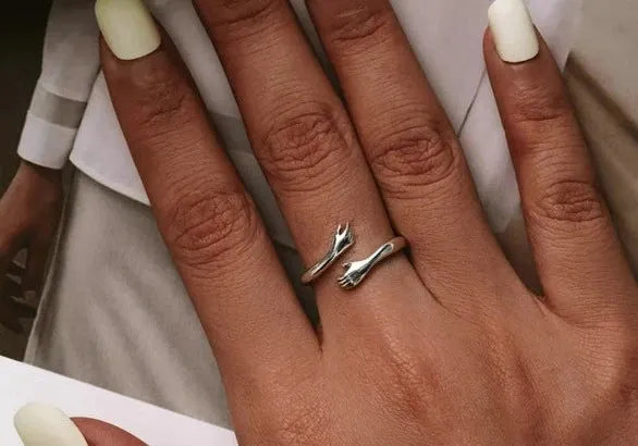 925 Sterling Silver Hug Hand Ring