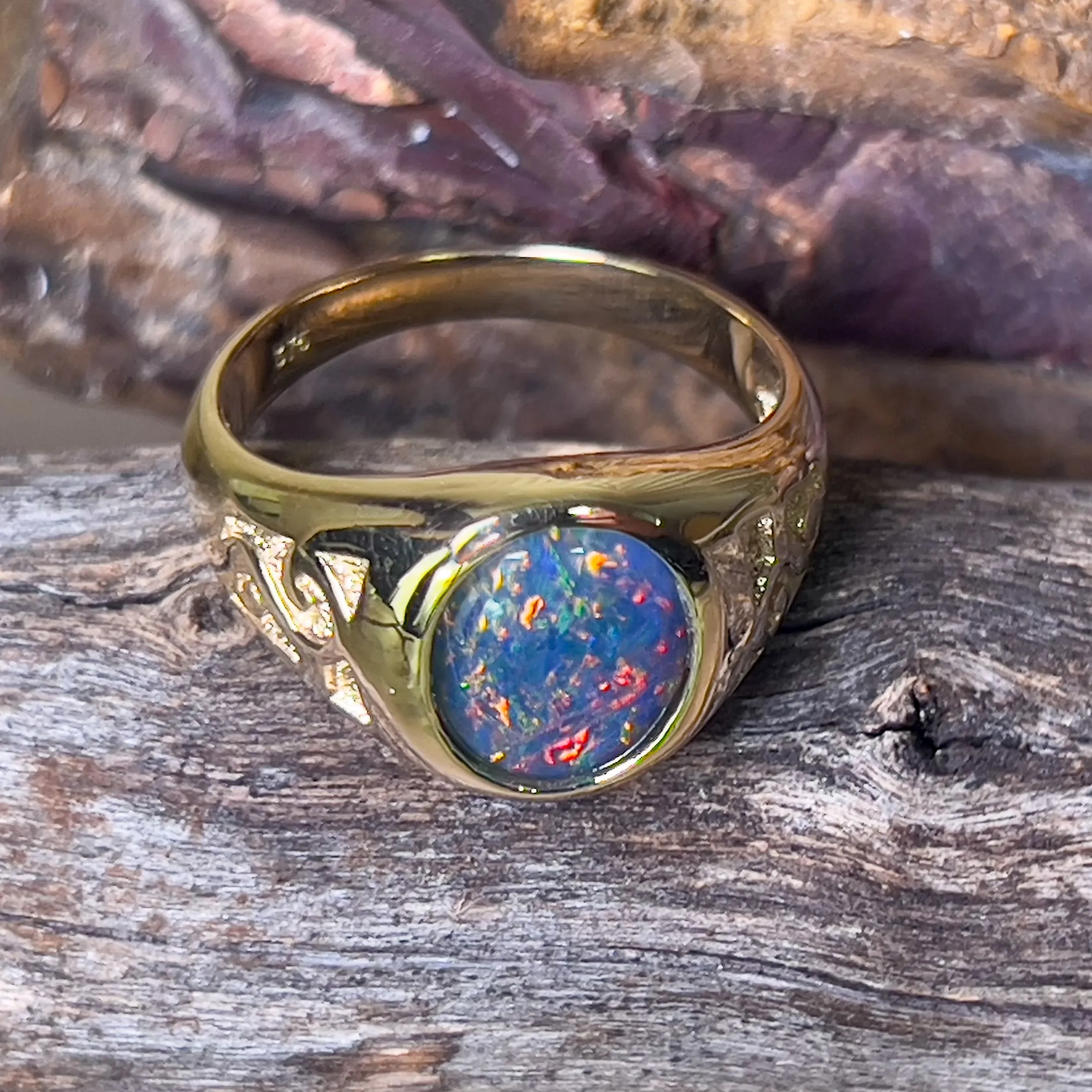 9kt Yellow Gold 12x10mm Opal triplet signet patterned ring