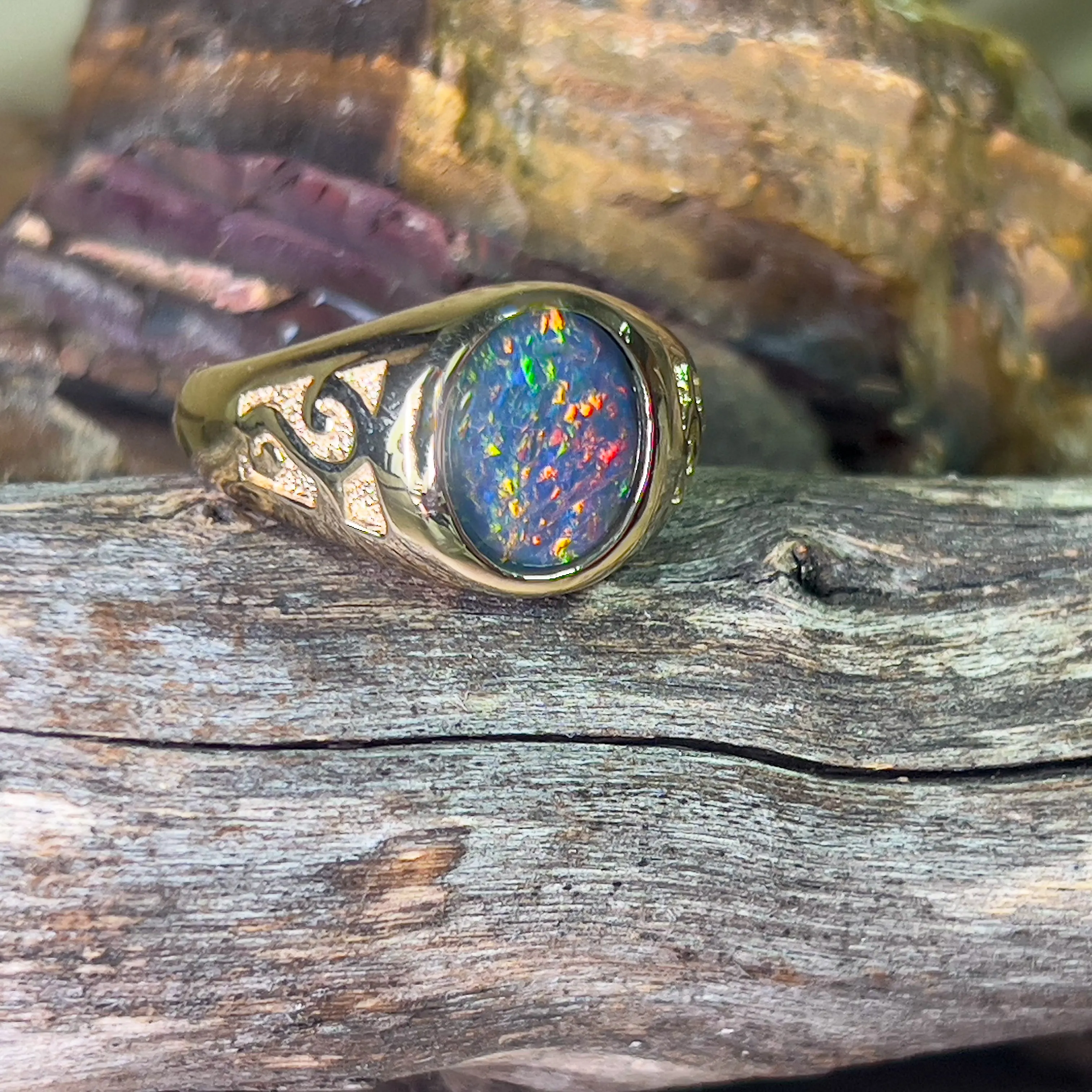 9kt Yellow Gold 12x10mm Opal triplet signet patterned ring