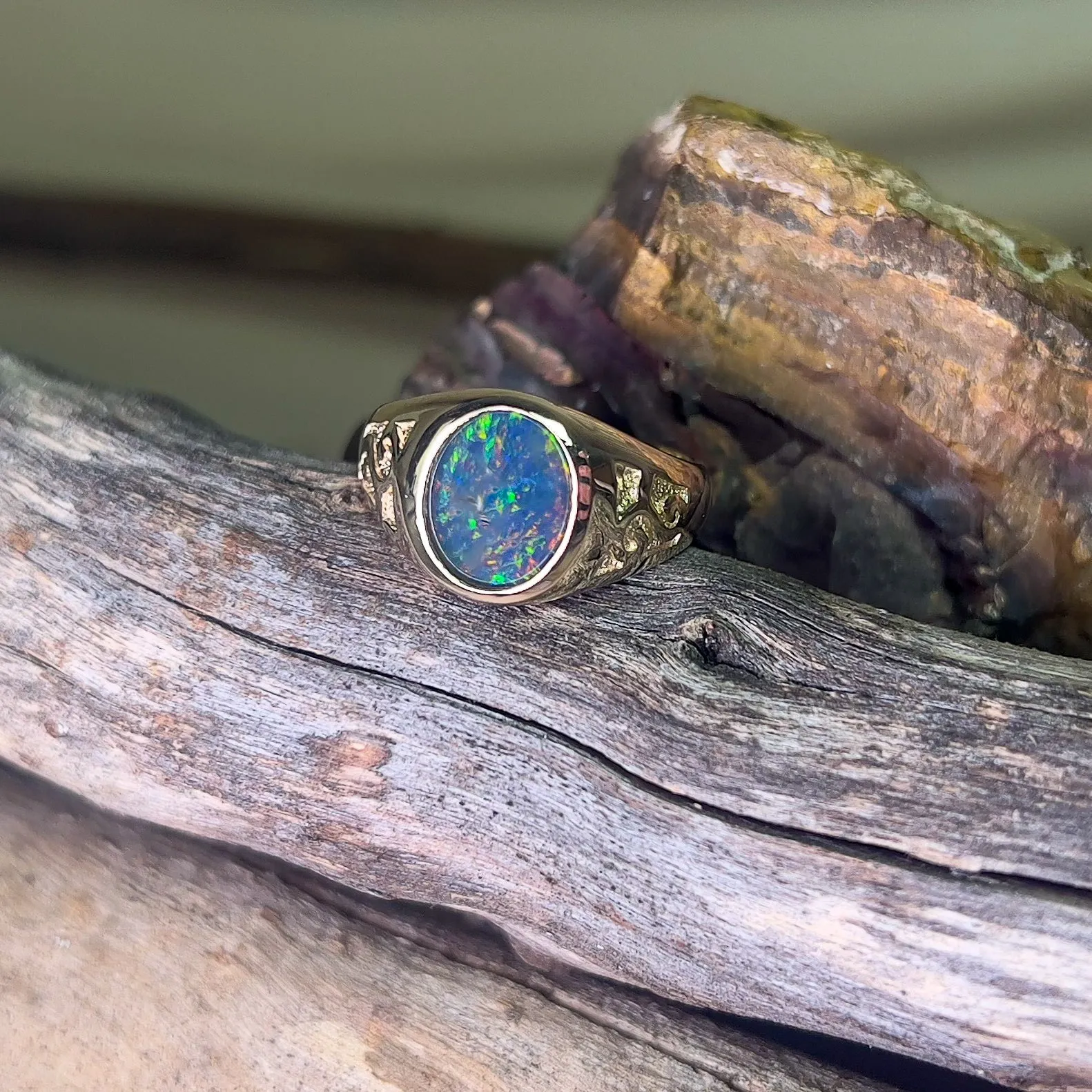 9kt Yellow Gold 12x10mm Opal triplet signet patterned ring
