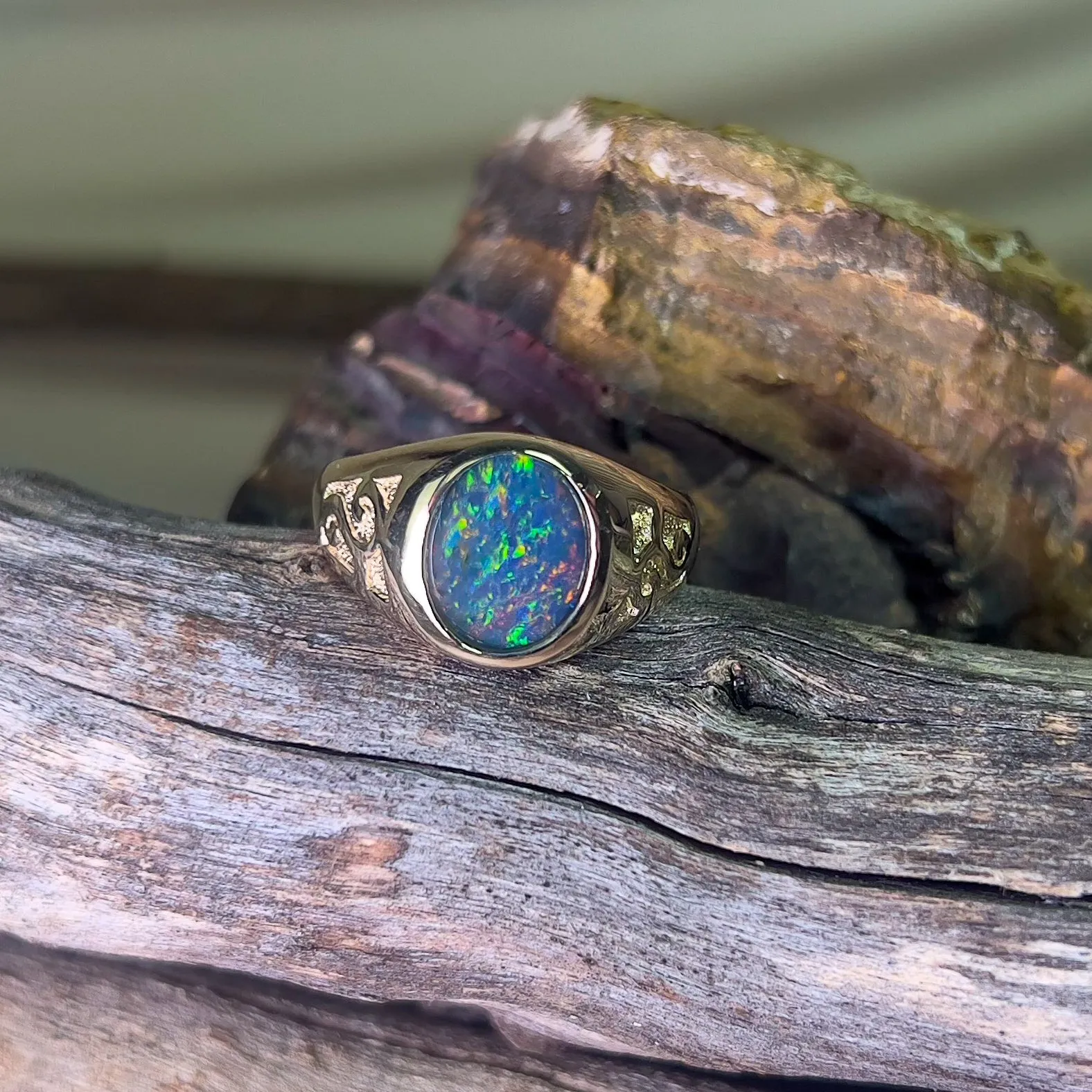 9kt Yellow Gold 12x10mm Opal triplet signet patterned ring