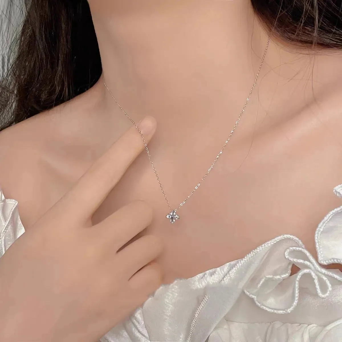 Exquisite Crystal Clover Flowers 925 Sterling Silver Chain Necklaces for Women White Gold Plated Fancy Jewelry Accessories