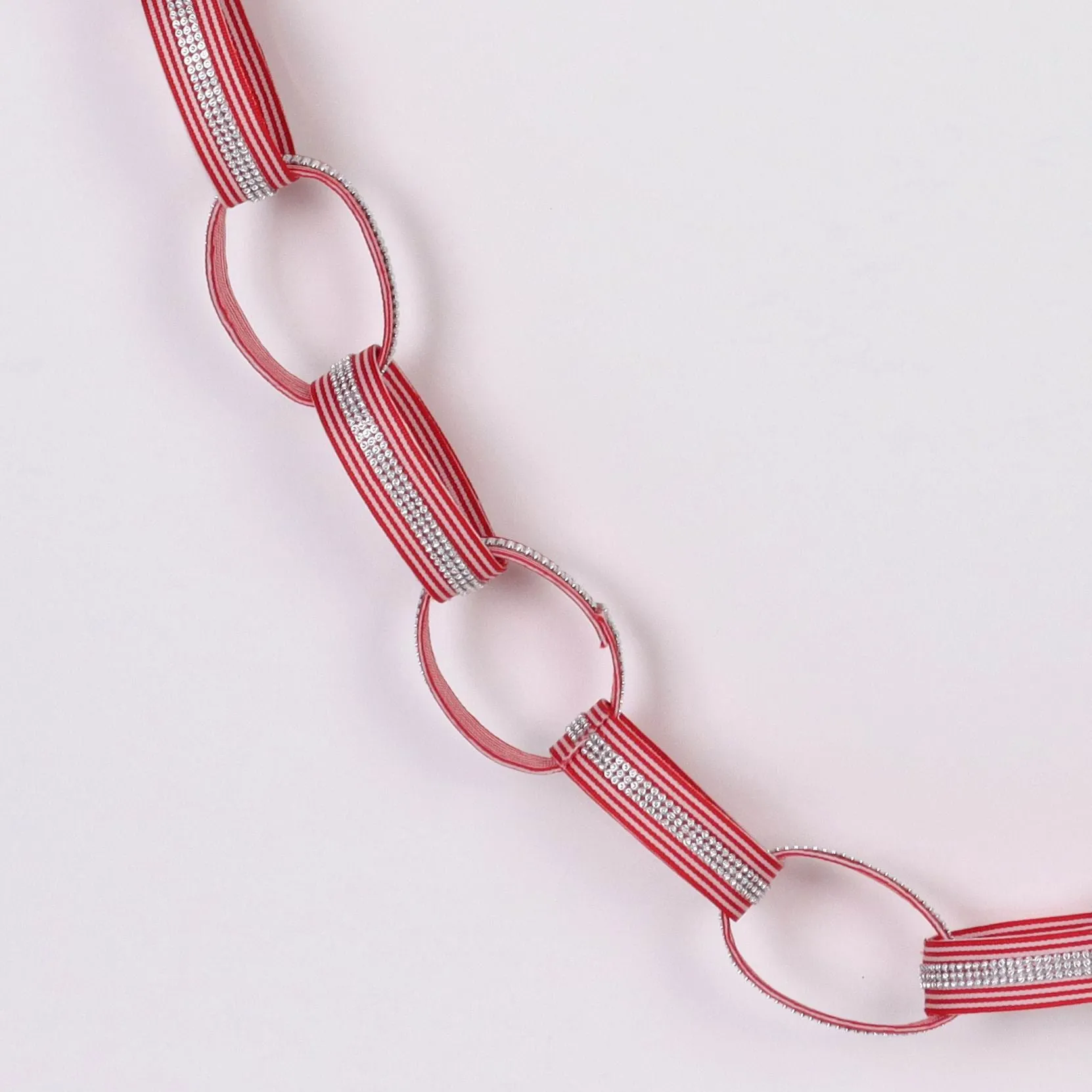 Garland with Red and White Ring