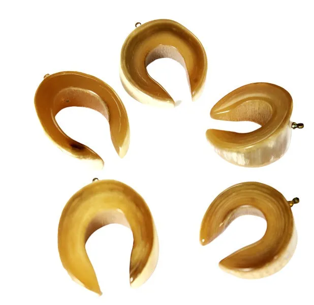 Golden Horn Horseshoe Pendants - Lucky Amulets
