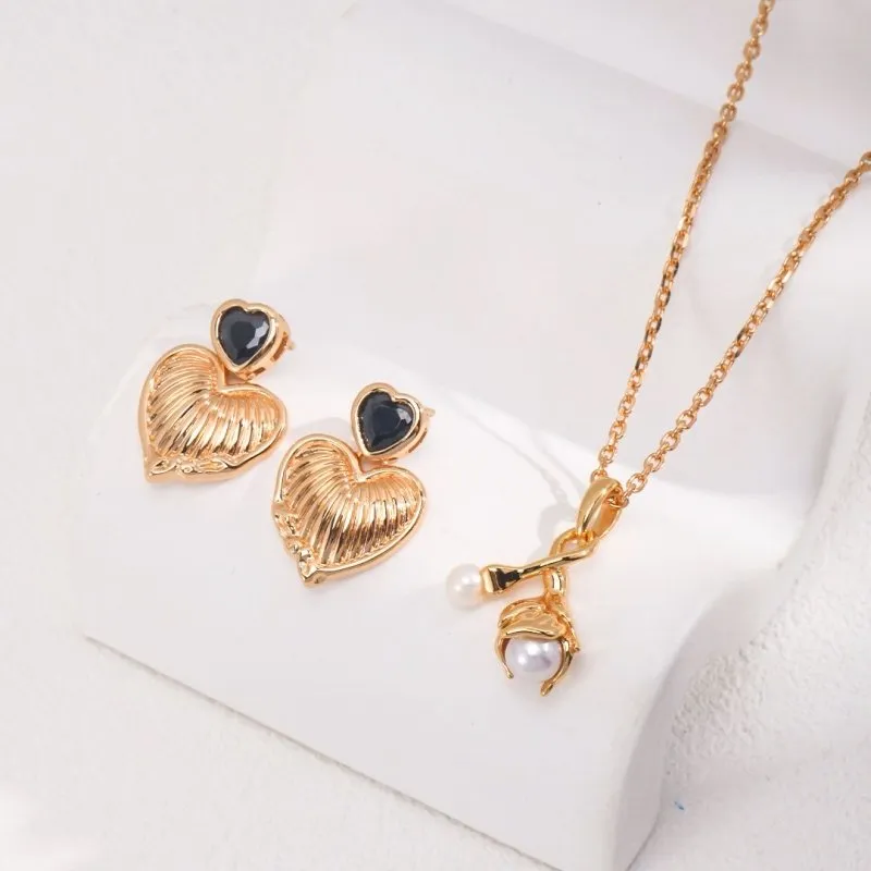 Heart Stud Earrings 18k Yellow Gold