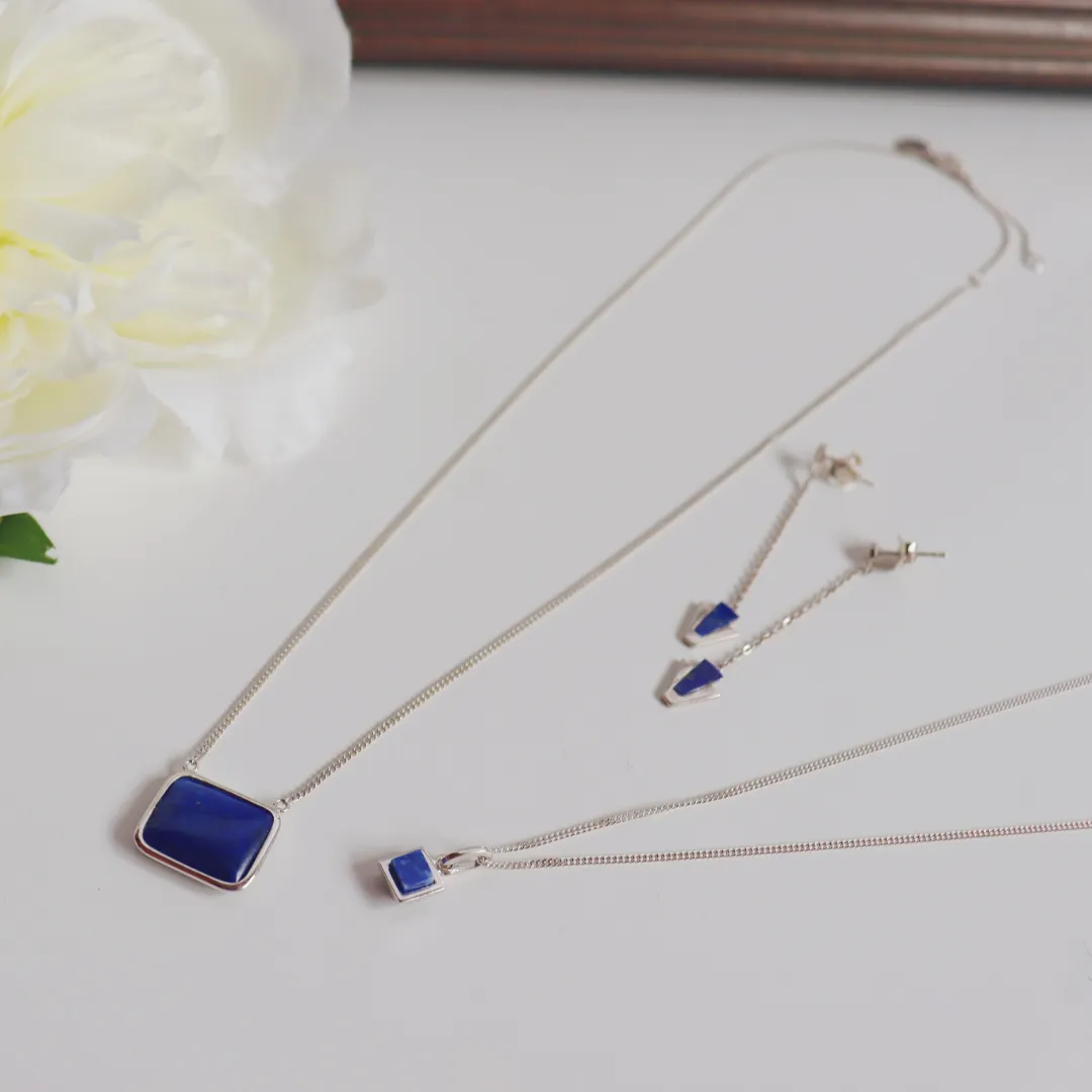 La Stèle Lapis Arrow Earrings