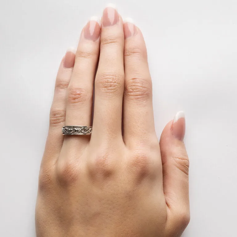 Ladies Silver Claddagh Celtic Ring