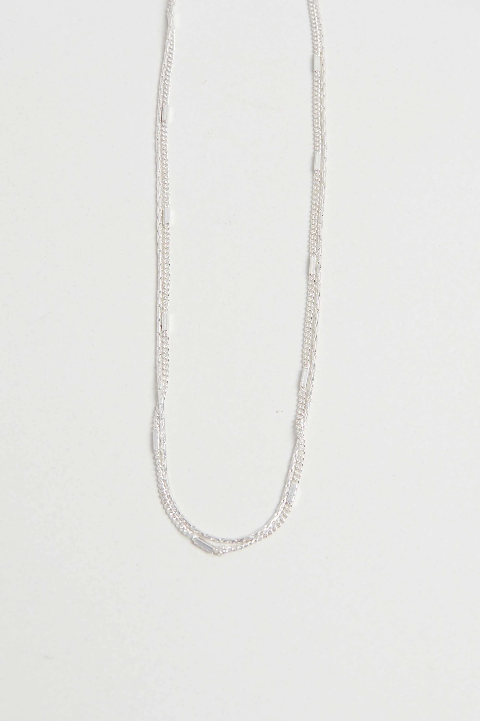 LAYERED DAINTY CHAINS