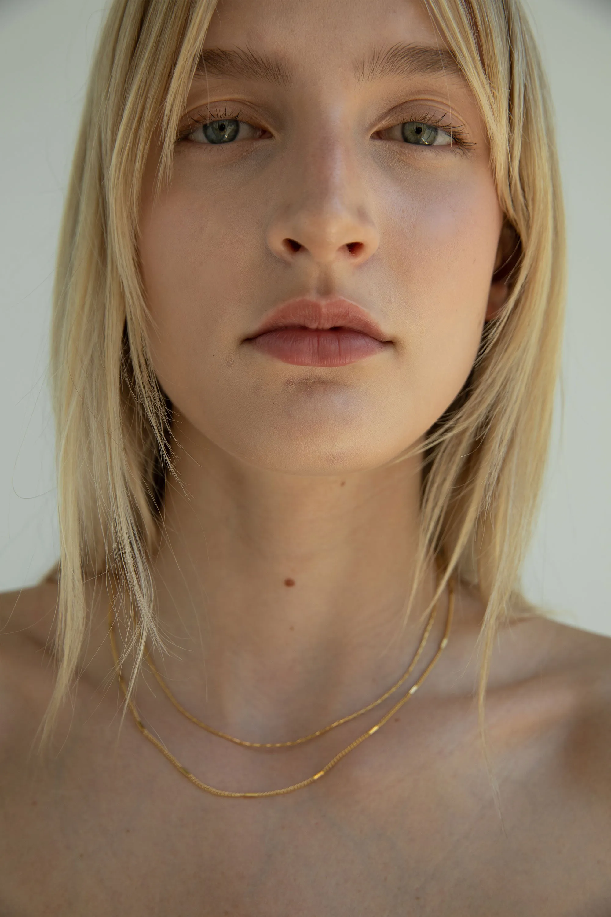 LAYERED DAINTY CHAINS