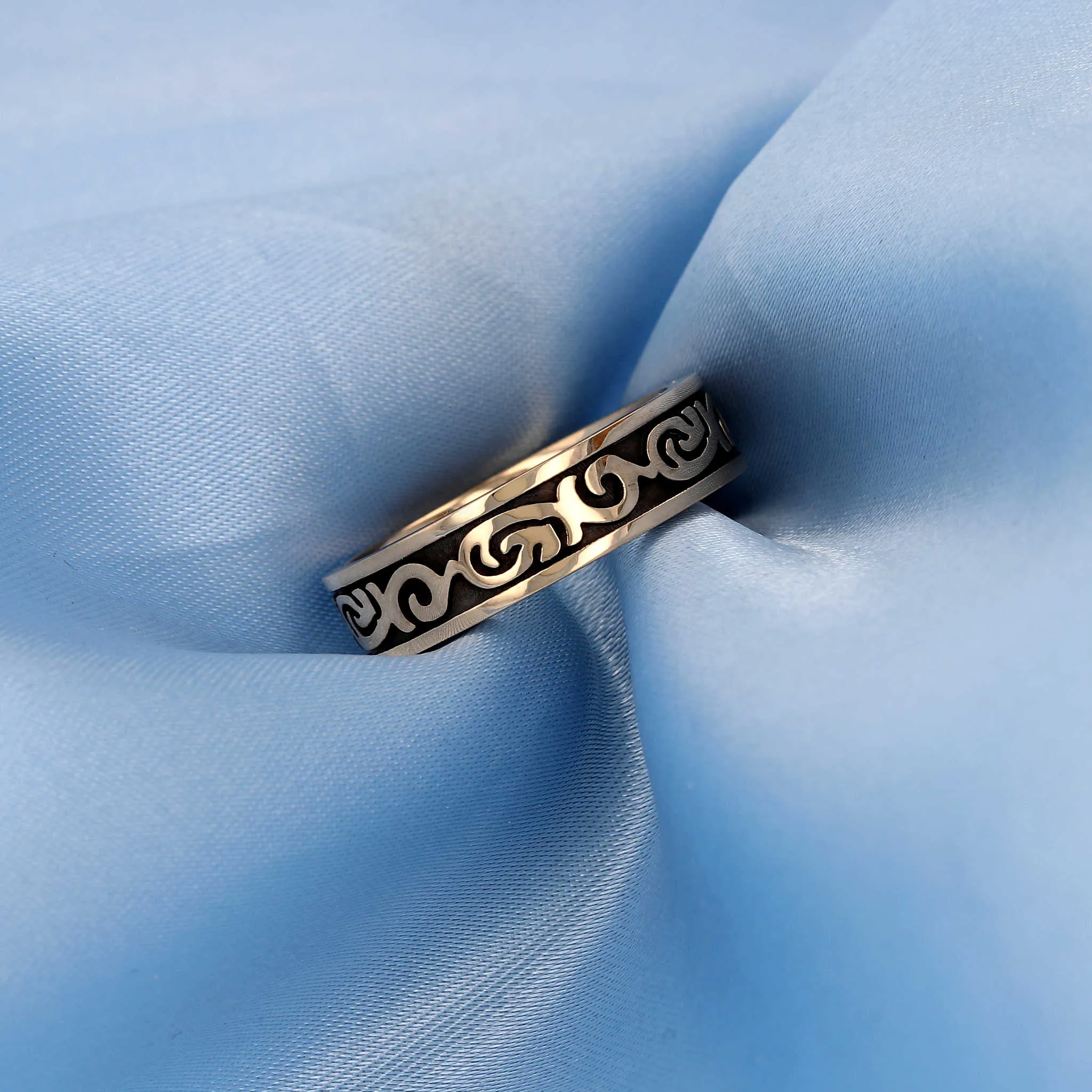Men's Yellow Gold Antiqued Scroll Wedding Band