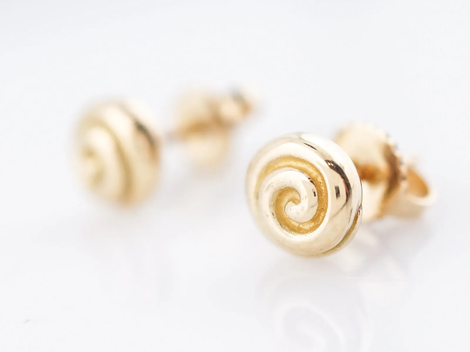 Modern Tiffany & Company Earrings in 18k Yellow Gold