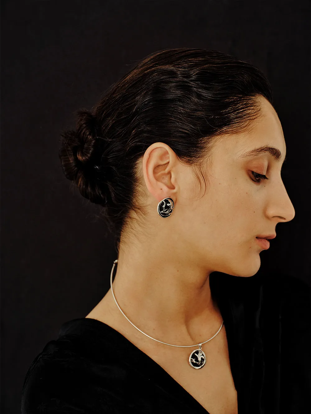 MUKTANK X JUUNNGLE Carved Magnolia Floral Choker