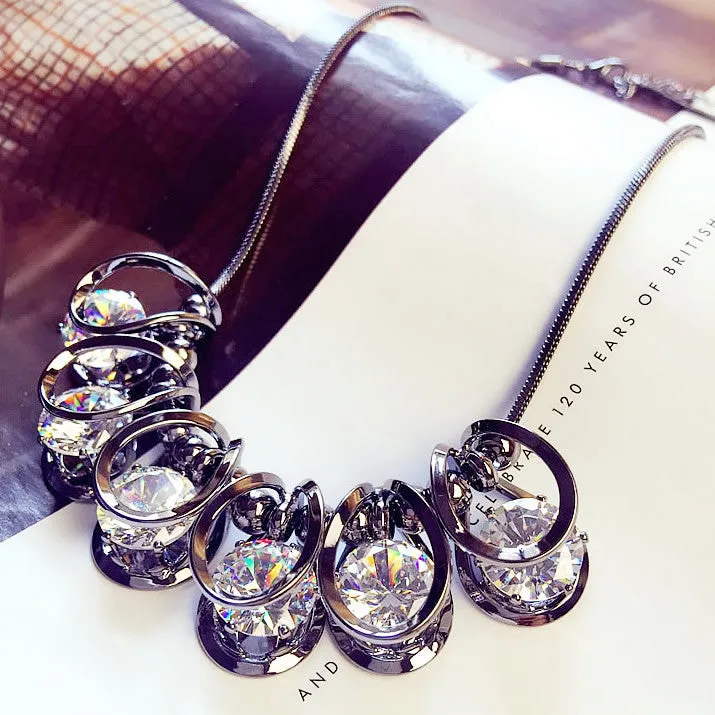 New Arrival Women Pendant Necklaces Luxury Bright Crystal Short Chain Korean Dress Accessories Clavicle Jewelry