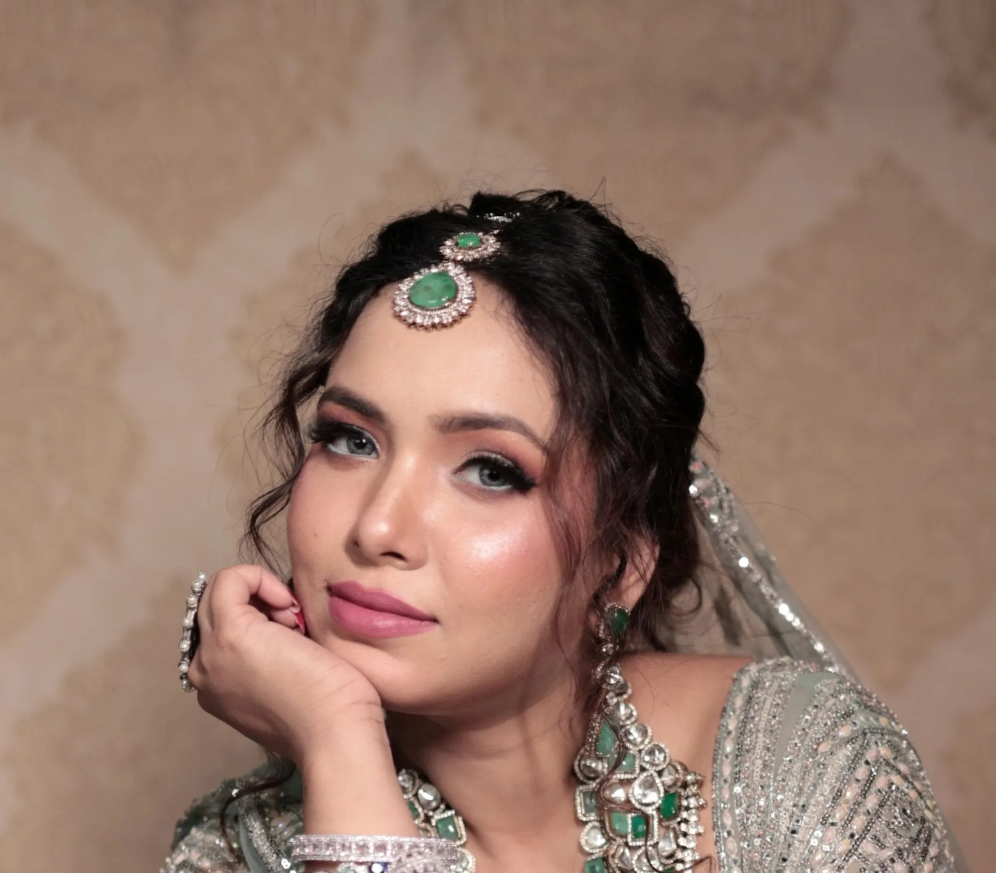 Parineeti Polki Kundan Bridal Set with Earrings and Mangtikka