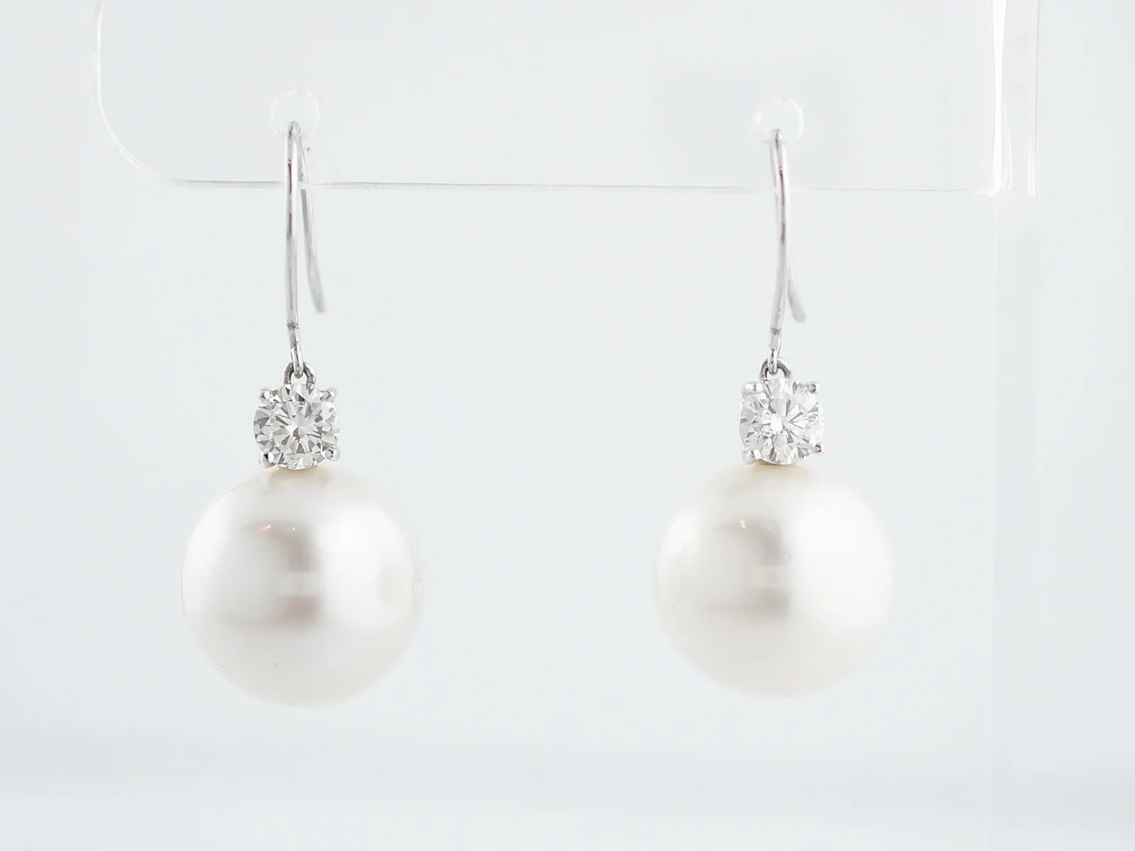 Pearl Earrings Modern 1.18 Round Brilliant Cut Diamond in Platinum