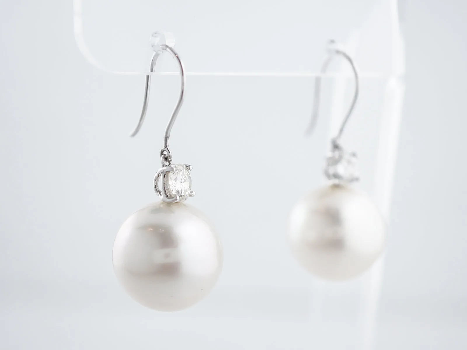 Pearl Earrings Modern 1.18 Round Brilliant Cut Diamond in Platinum