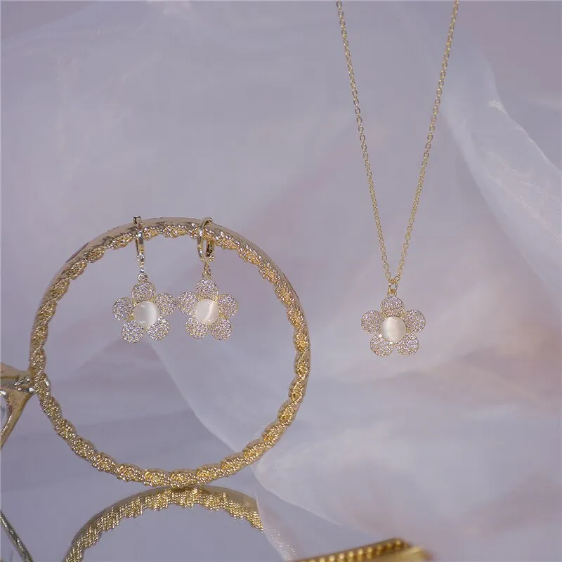 Romantic New Flower 14K Gold Bling Zircon Exquisite Necklace for Women