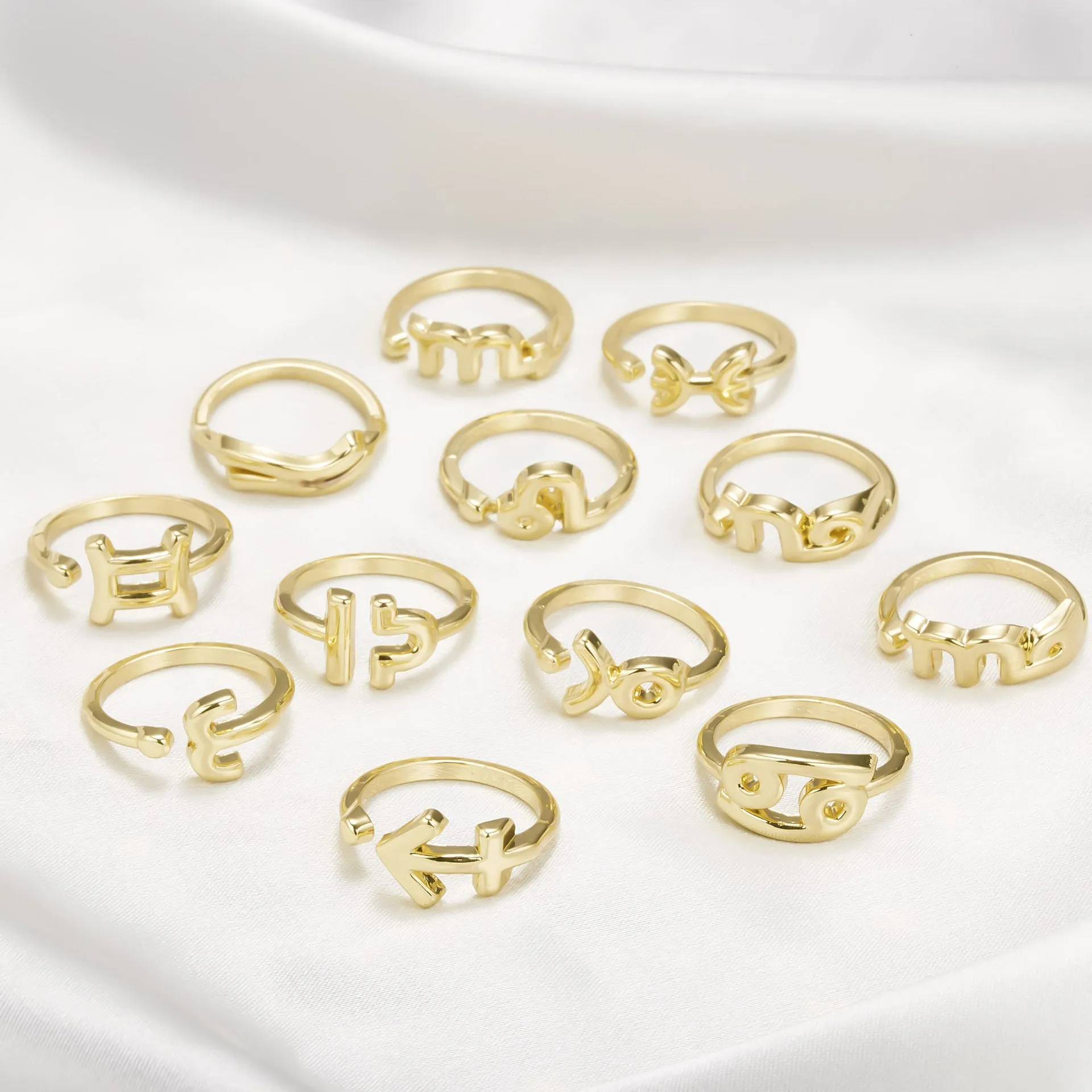 Zodiac Sign Rings - Pisces - Gold